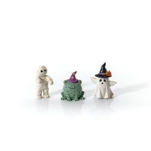 Load image into Gallery viewer, Spooky Cute Resin Ornaments - Various Designs
