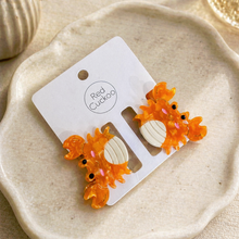 Load image into Gallery viewer, Red Cuckoo Set of Hair Clips - Crab Design

