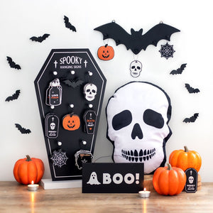 'Boo' Hanging Wooden Sign